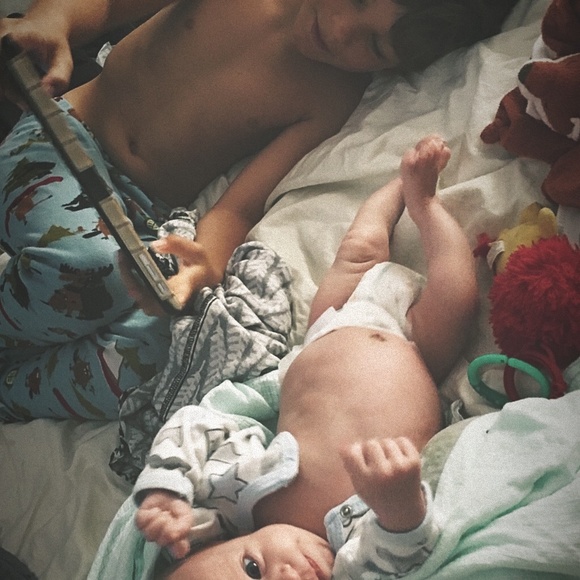 💛 MEET THE POSHER(S) 👶👶👩🐶🐱🐯 - Picture 13 of 16